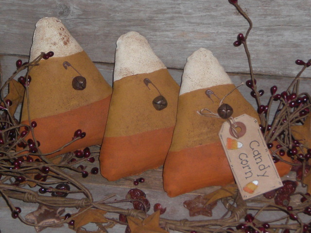 prim vintage grungy candy corn