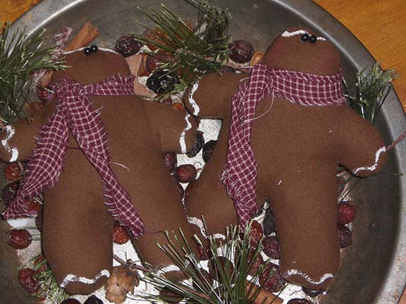 Primitive Christmas Gingerbread Men